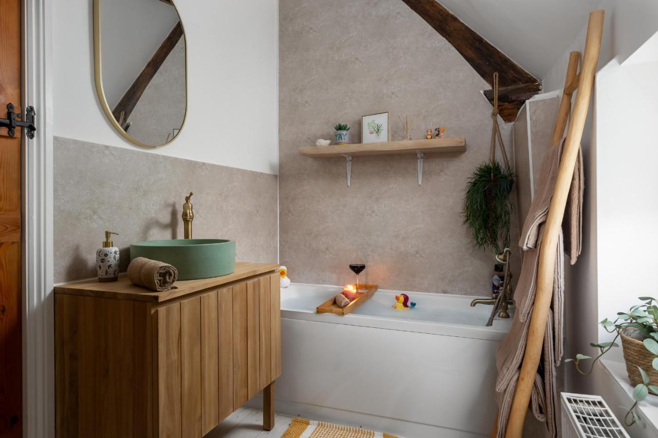 On The Wold Scandi Chic Authentic * Stow-on-the-Wold